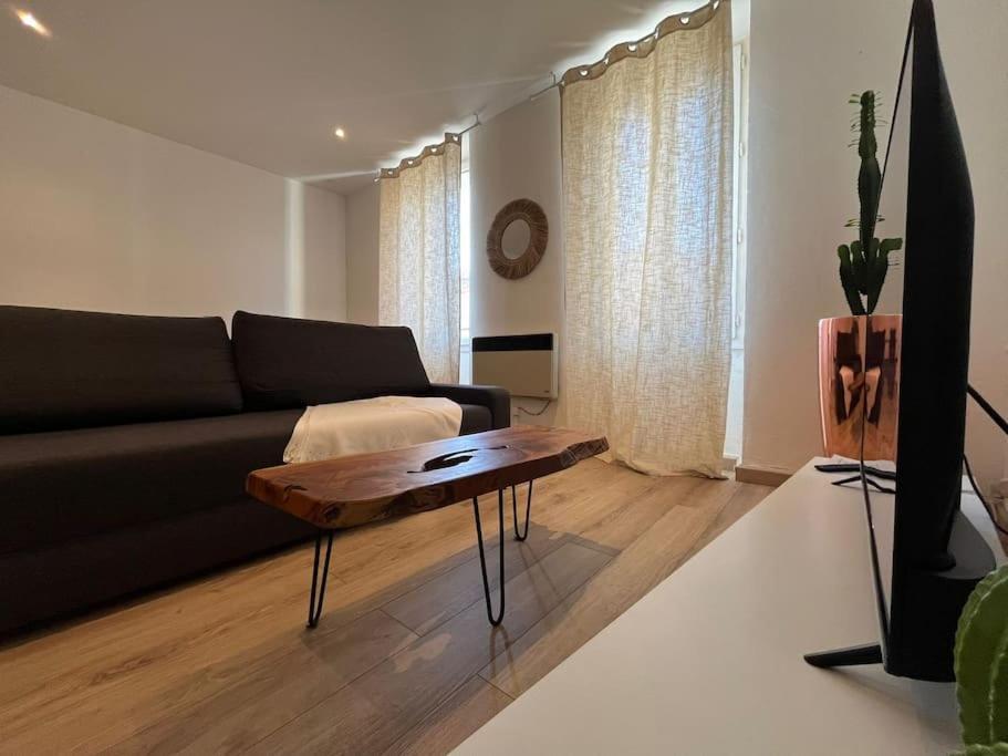 Appartement Proche Du Village Et De La Mer Leucate Esterno foto